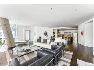 Photo #2: 2199381 Listing 
