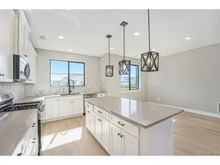 Photo #5: 2199796 Listing