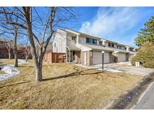 MLS: 2200944 Condo For Sale