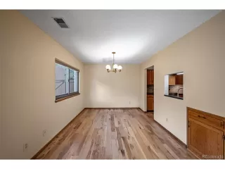 Photo #4: 2200944 Listing