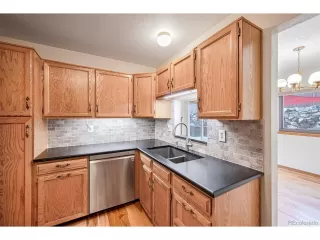 Photo #5: 2200944 Listing