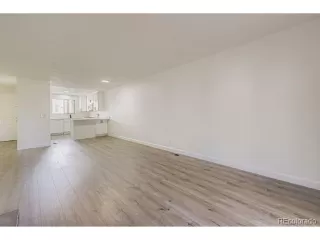 Photo #4: 2201181 Listing 