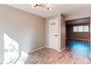 Photo #6: 2201256 Listing