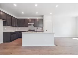 Photo #2: 2204069 Listing