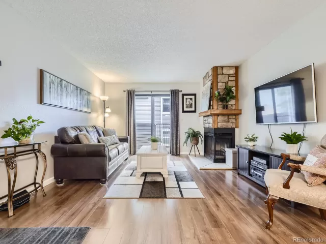 MLS: 2204131 Condo For Sale