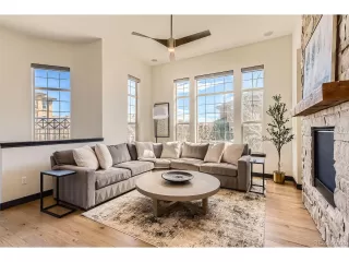 Photo #5: 2208814 Listing