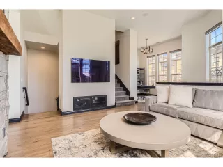 Photo #6: 2208814 Listing