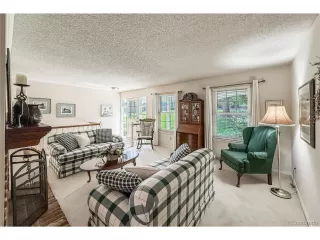 Photo #5: 2209037 Listing 