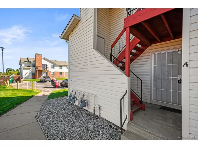 MLS: 2213062 Condo For Sale