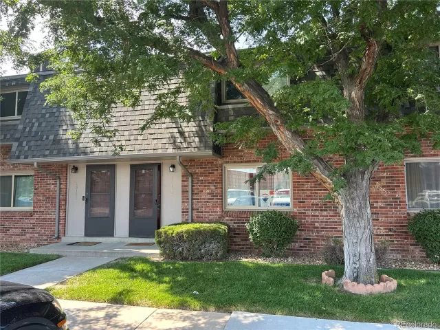 MLS: 2213379 Condo For Sale