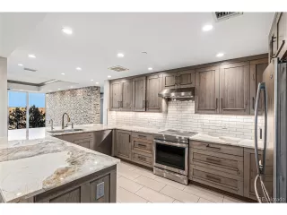 Photo #3: 2217043 Listing