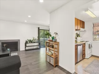 Photo #5: 2217718 Listing