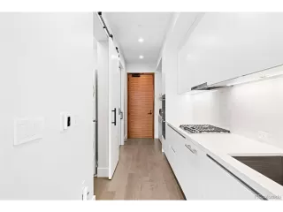 Photo #2: 2221208 Listing