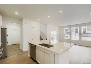 Photo #2: 2224189 Listing