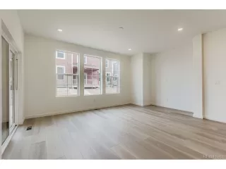 Photo #3: 2224189 Listing