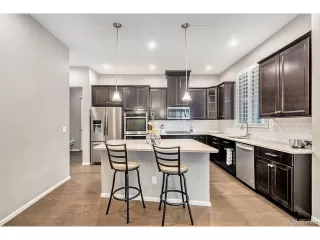 Photo #4: 2225945 Listing