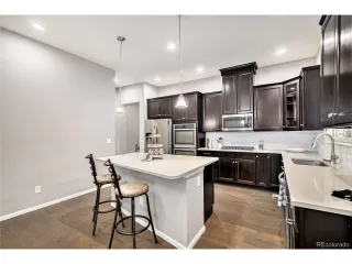 Photo #5: 2225945 Listing