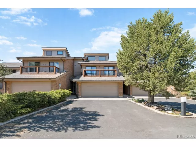 MLS: 2227328 Condo For Sale