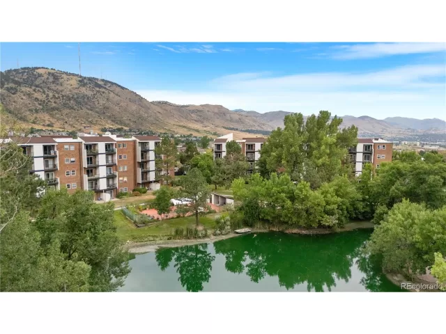 MLS: 2233499 Condo For Sale