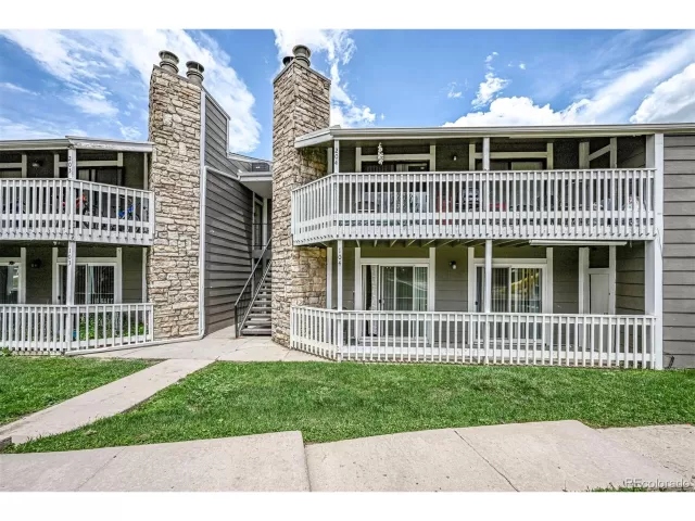 MLS: 2237386 Condo For Sale