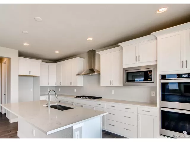 MLS: 2239305 Condo For Sale