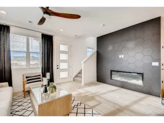 Photo #3: 2239305 Listing