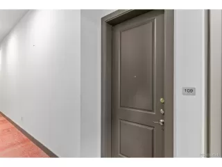 Photo #3: 2239549 Listing