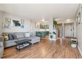 Photo #5: 2240783 Listing