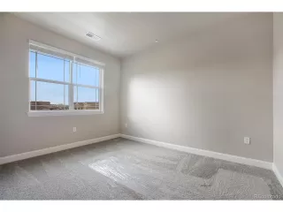 Photo #5: 2240887 Listing 