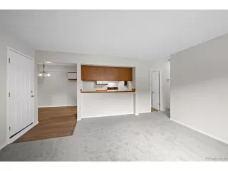 Photo #4: 2244068 Listing