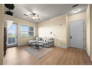 Photo #4: 2246652 Listing