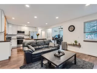 Photo #4: 2249776 Listing