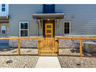 Photo #4: 2256626 Listing