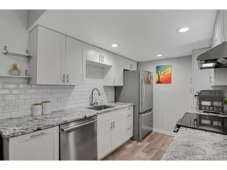 Photo #3: 2256994 Listing