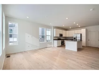 Photo #2: 2260439 Listing