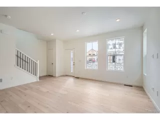 Photo #3: 2260439 Listing