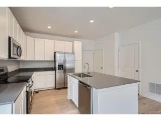 Photo #6: 2260439 Listing