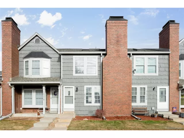 MLS: 2262907 Condo For Sale