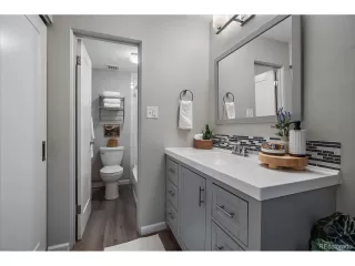 Photo #6: 2264405 Listing