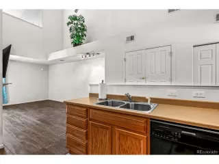 Photo #6: 2265665 Listing