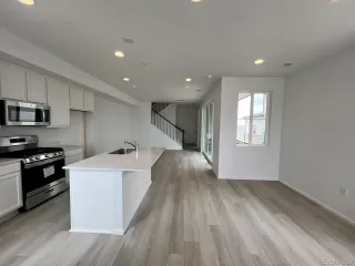 Photo #3: 2268737 Listing