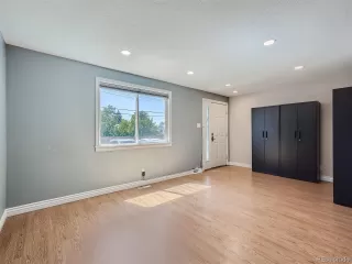 Photo #4: 2273898 Listing