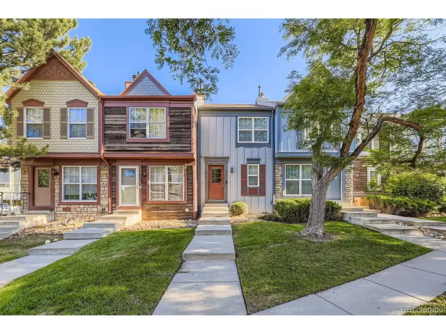 MLS: 2277776 Condo For Sale