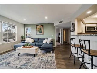 Photo #4: 2279792 Listing