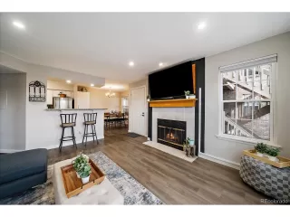 Photo #5: 2279792 Listing