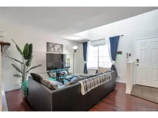 Photo #6: 2281740 Listing