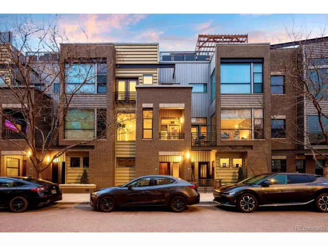 MLS: 2284218 Condo For Sale