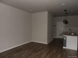 Photo #4: 2284784 Listing