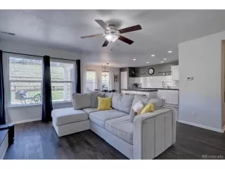 Photo #2: 2286332 Listing