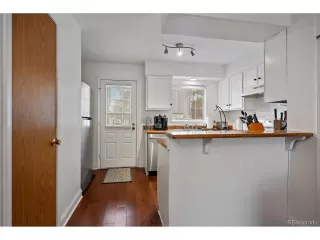 Photo #4: 2288478 Listing